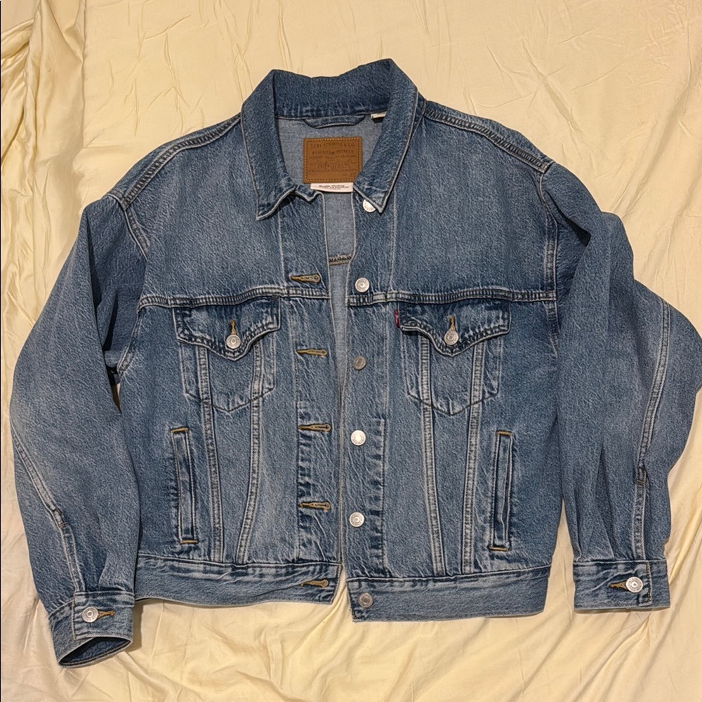 Levi’s Oversized Blue Denim Jacket